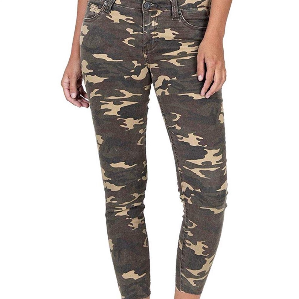 KUT from the KLOTH Camo Connie skinny crop 4